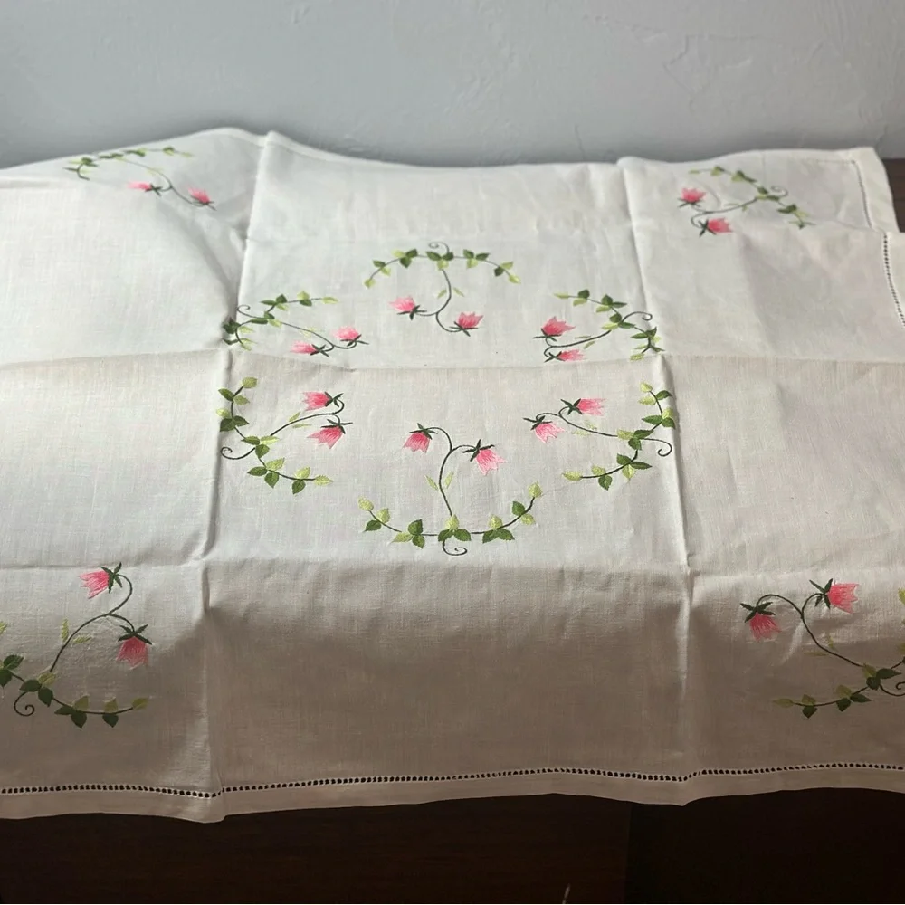 Handmade Mauve Crochet Coaster Set Vintage Hand Embroidered table topper - Picture 3 of 11